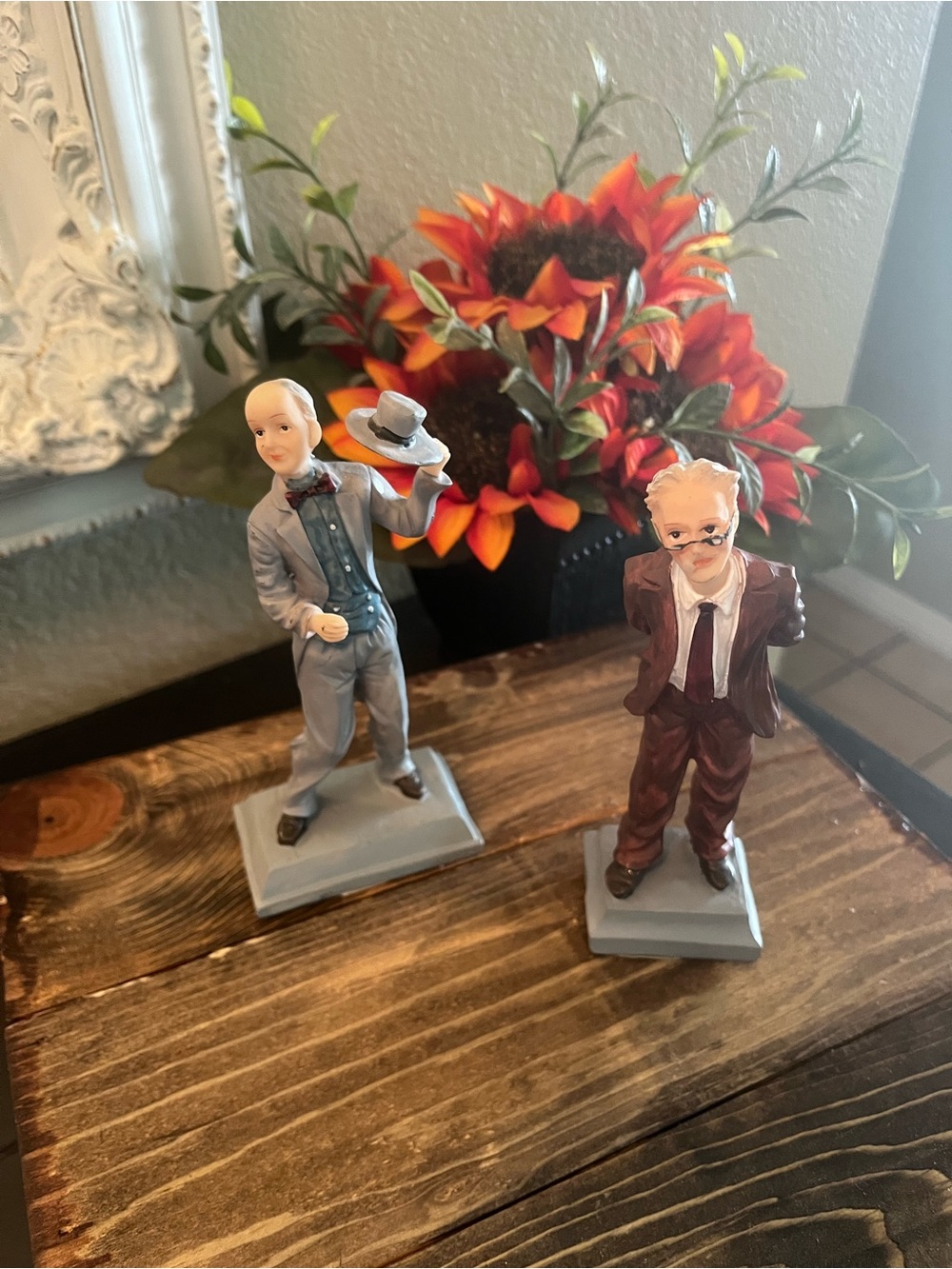 Vintage Gentleman Cake Toppers – Gray & Brown Formal Figurine Pair
